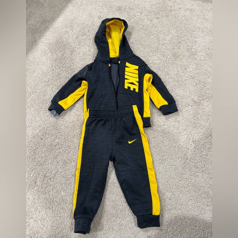 Toddler Nike tracksuit